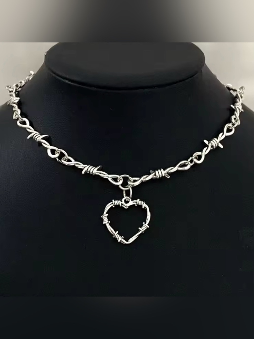 Kohl's Silver Barbed Wire Heart Pendant Choker Necklace